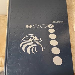 One Tree Hill 2007 Yearbook Prop From The Show!